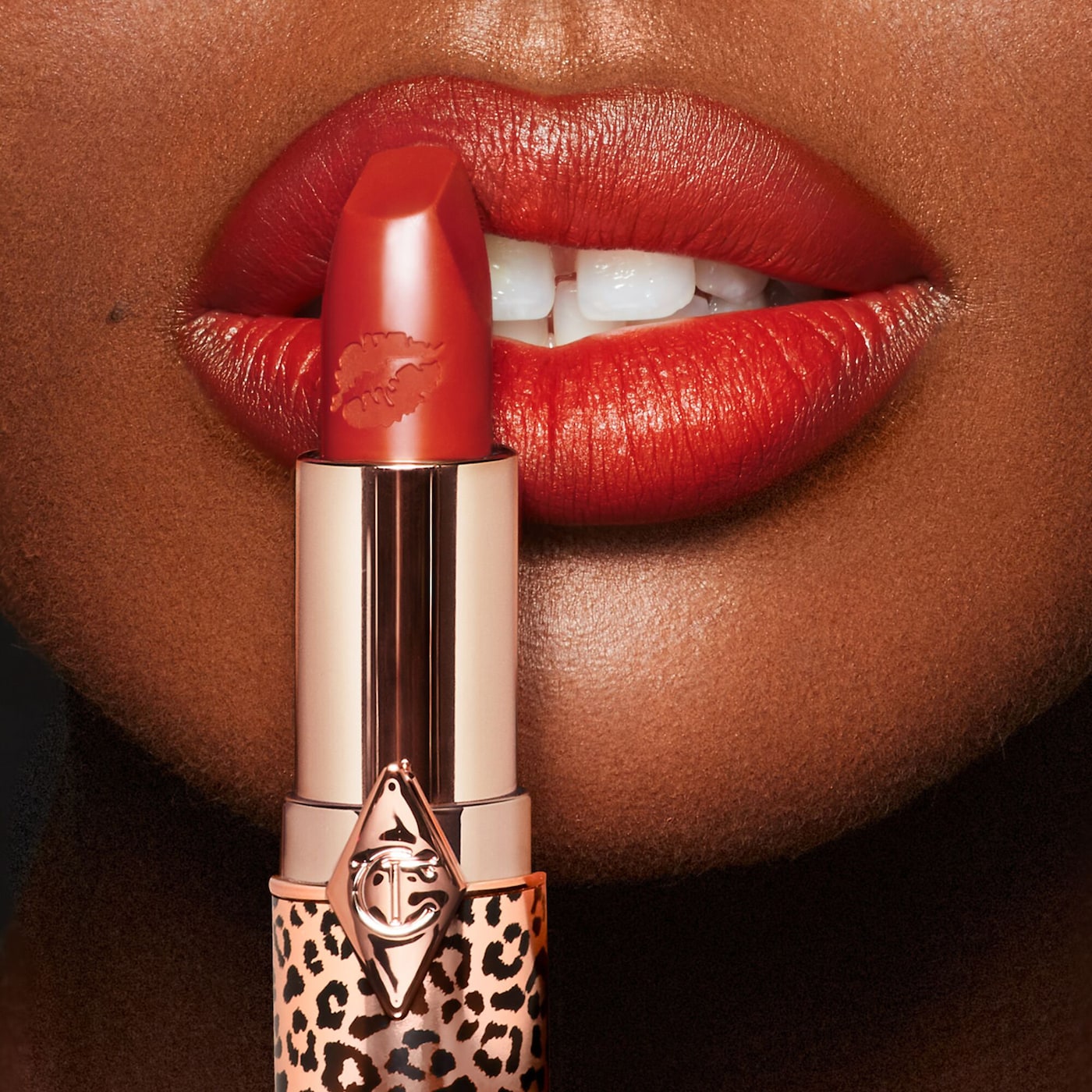 Hot Lips Lipstick 2 (Labial en Barra)