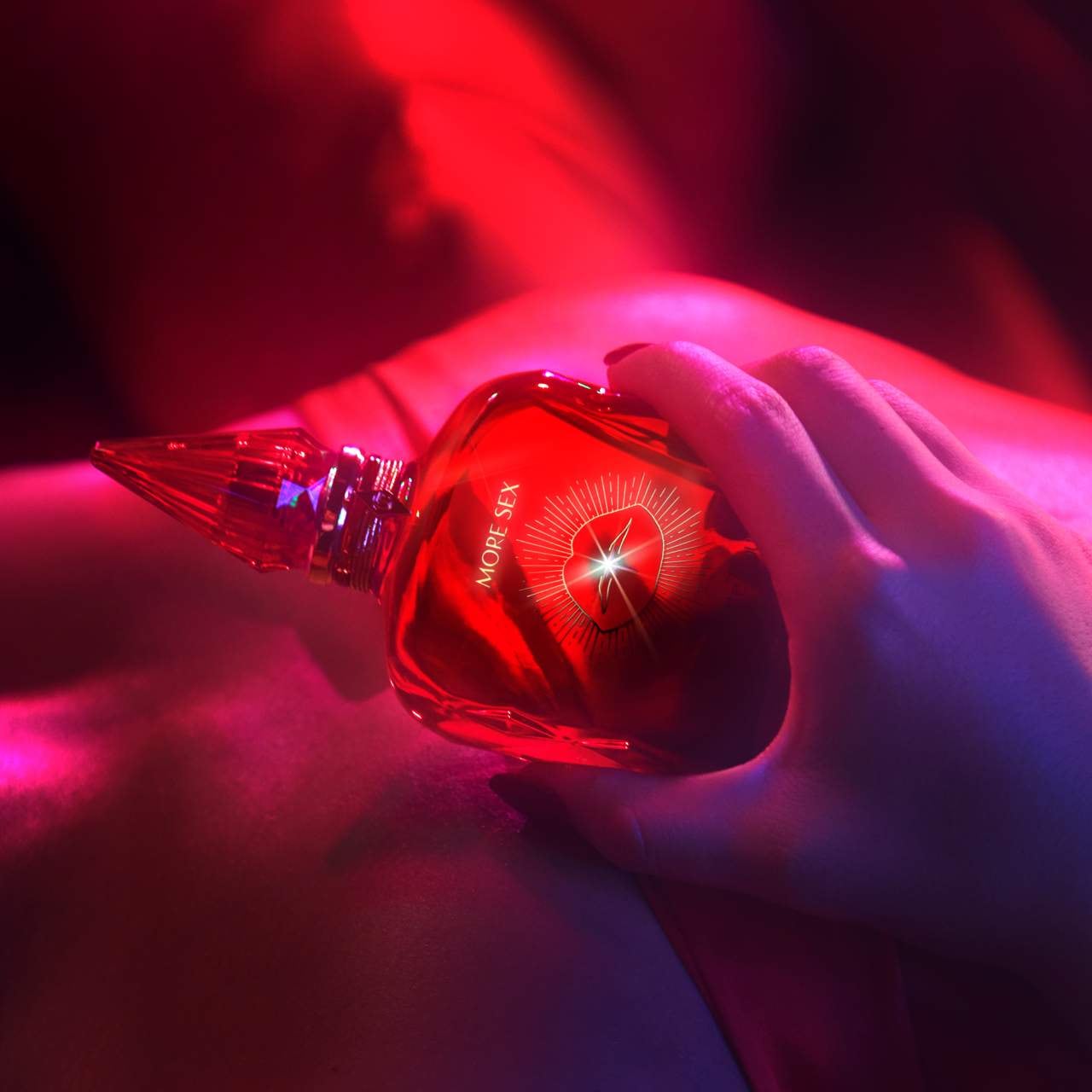 More Sex Eau de Parfum (Perfume Rojo)