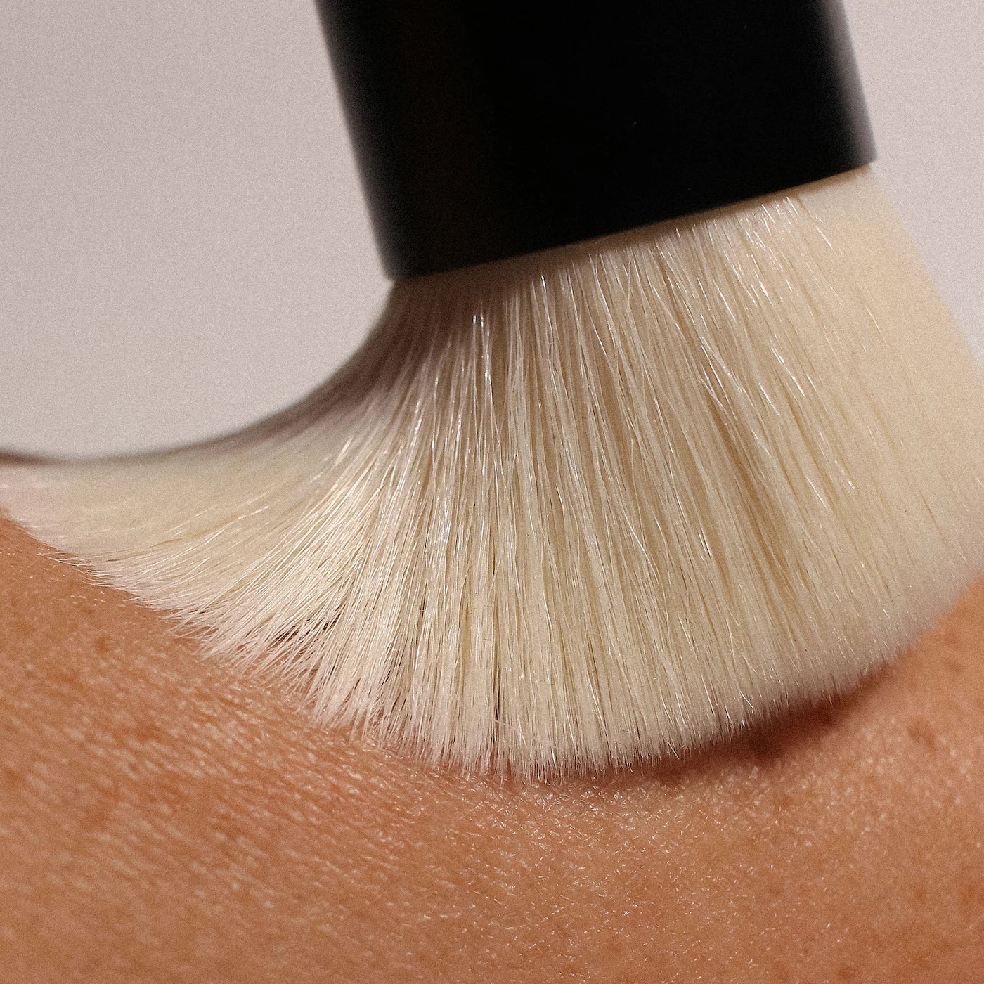 Brush No. 1 Tapered Blending Brush (Brocha Para Rostro)