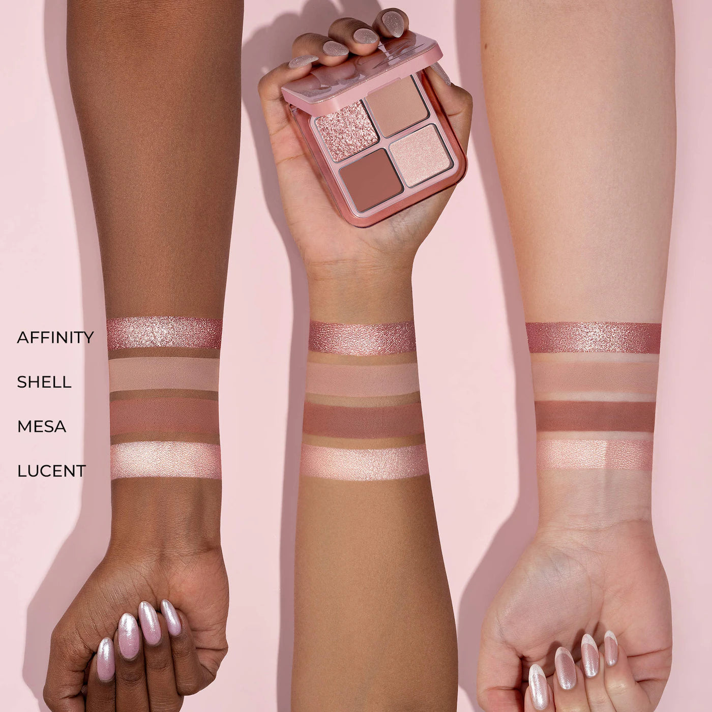 Rosy Luxe Glam Compact Quad Eyeshadow (Paleta de Sombras)