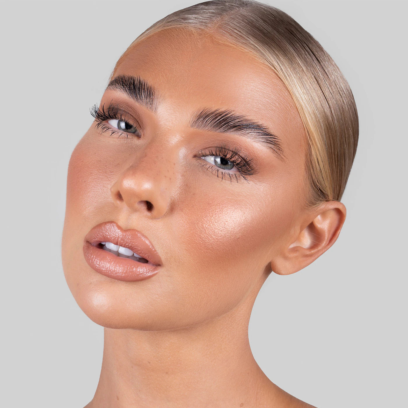Brow Sculpt Shape and Hold Gel with Lamination Effect (Gel De Cejas)