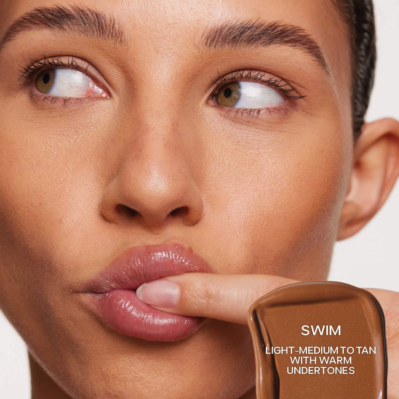 Dew Bronze Soft-Focus Sculpting Liquid Bronzer (Bronceador Líquido)