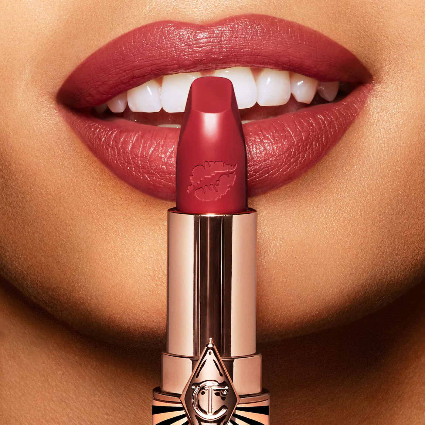 Hot Lips Lipstick 2 (Labial en Barra)