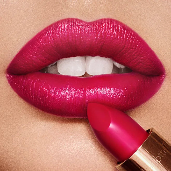 K.I.S.S.I.N.G Lipstick (Labial en Barra Satinado)