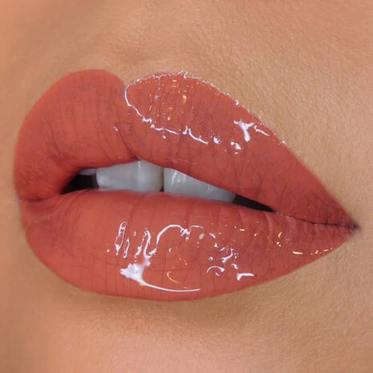 Lipgloss Shine Loud High Shine Lip Color (Brillo o Gloss De Labios)