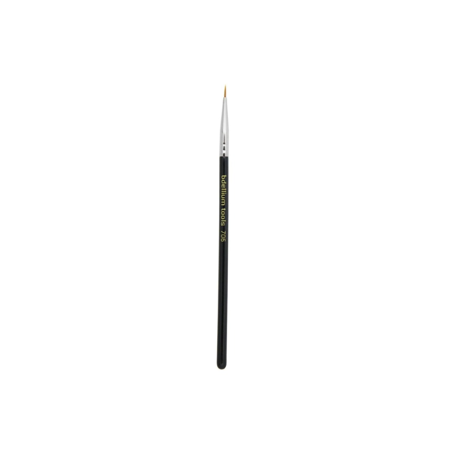 Maestro 706 Ultra Fine Eyeliner (Brocha para Delineado)