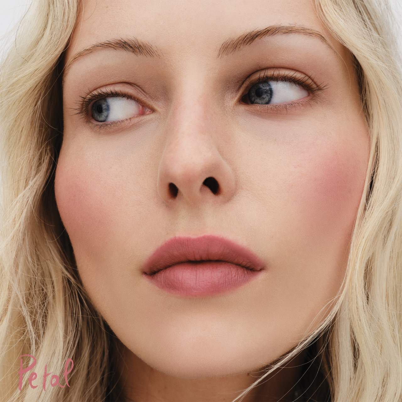 Lip Suede Hydrating Matte Lipstick with Hyaluronic Acid (Labial En Barra)